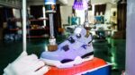 Jordan 4 Retro University Blue - Image 30