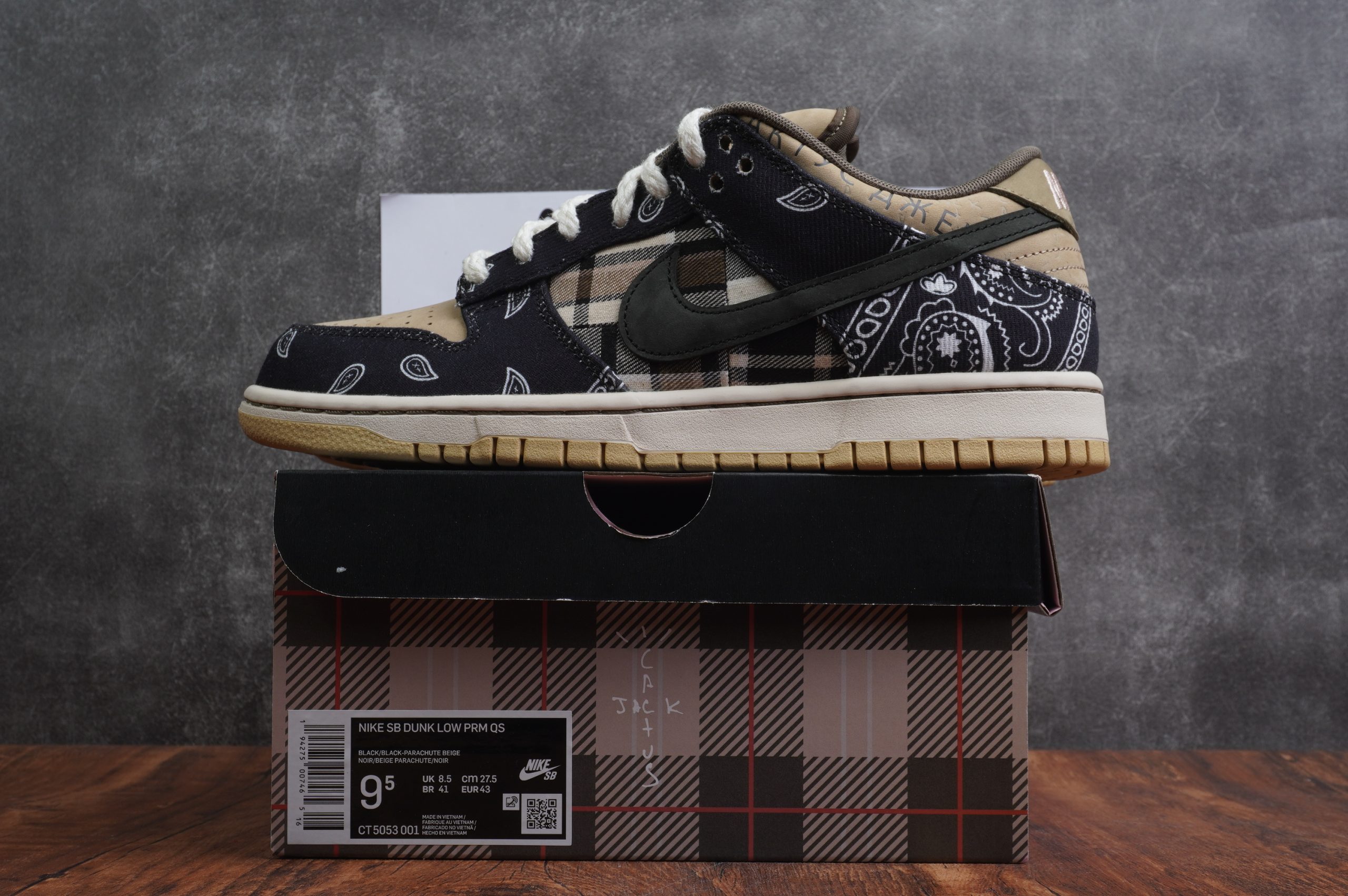 DSC01004-scaled-1 Nike SB Dunk Low Travis Scott (Regular Box) - Image 1