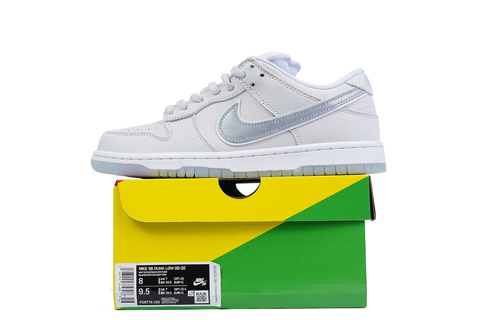 DSC7680 Nike SB Dunk Low White Lobster - Image 1